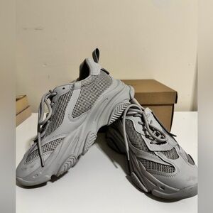 Steve Madden Possession Sneaker